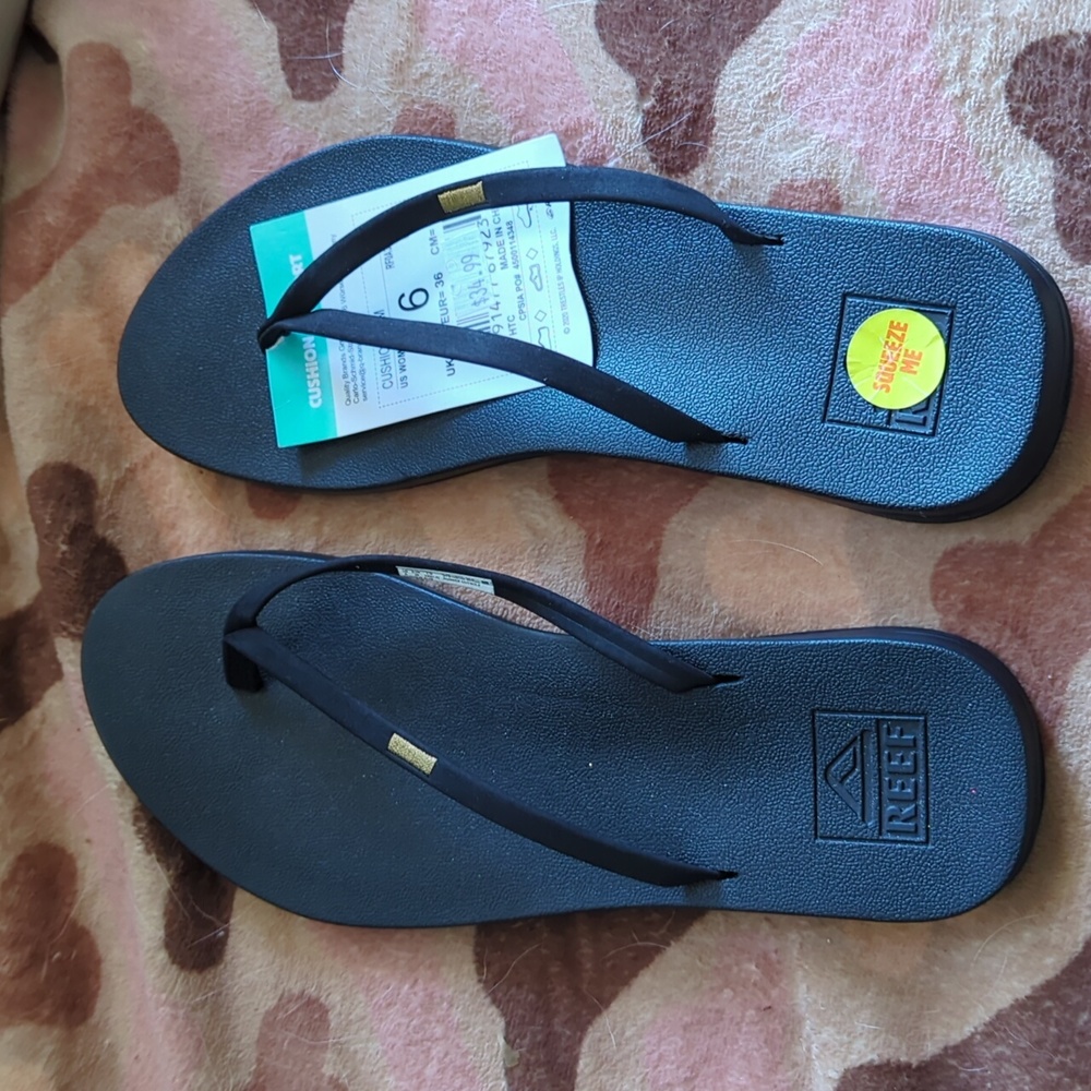 Reef flip flops ridiculously comfortable black size 6 women's.